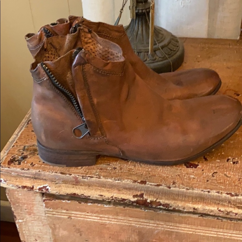 Ankle boots